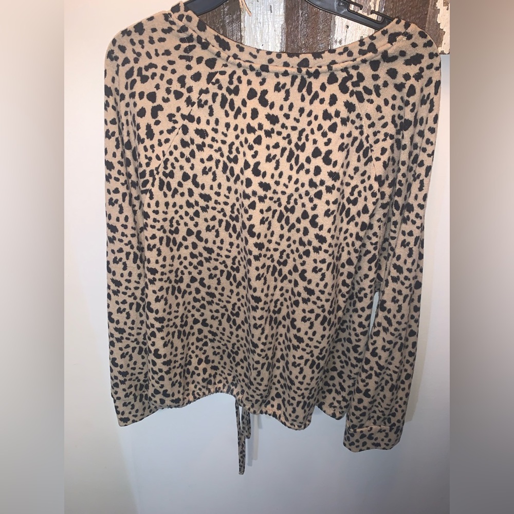 WOMENS LEOPARD PRINT TOP - Picture 3 of 3
